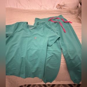 Women’s surgical green scrub set